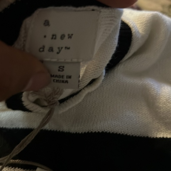 A NEW DAY CREW NECK PULLOVER SWEATER BLACK/WHITE medium - Picture 8 of 10